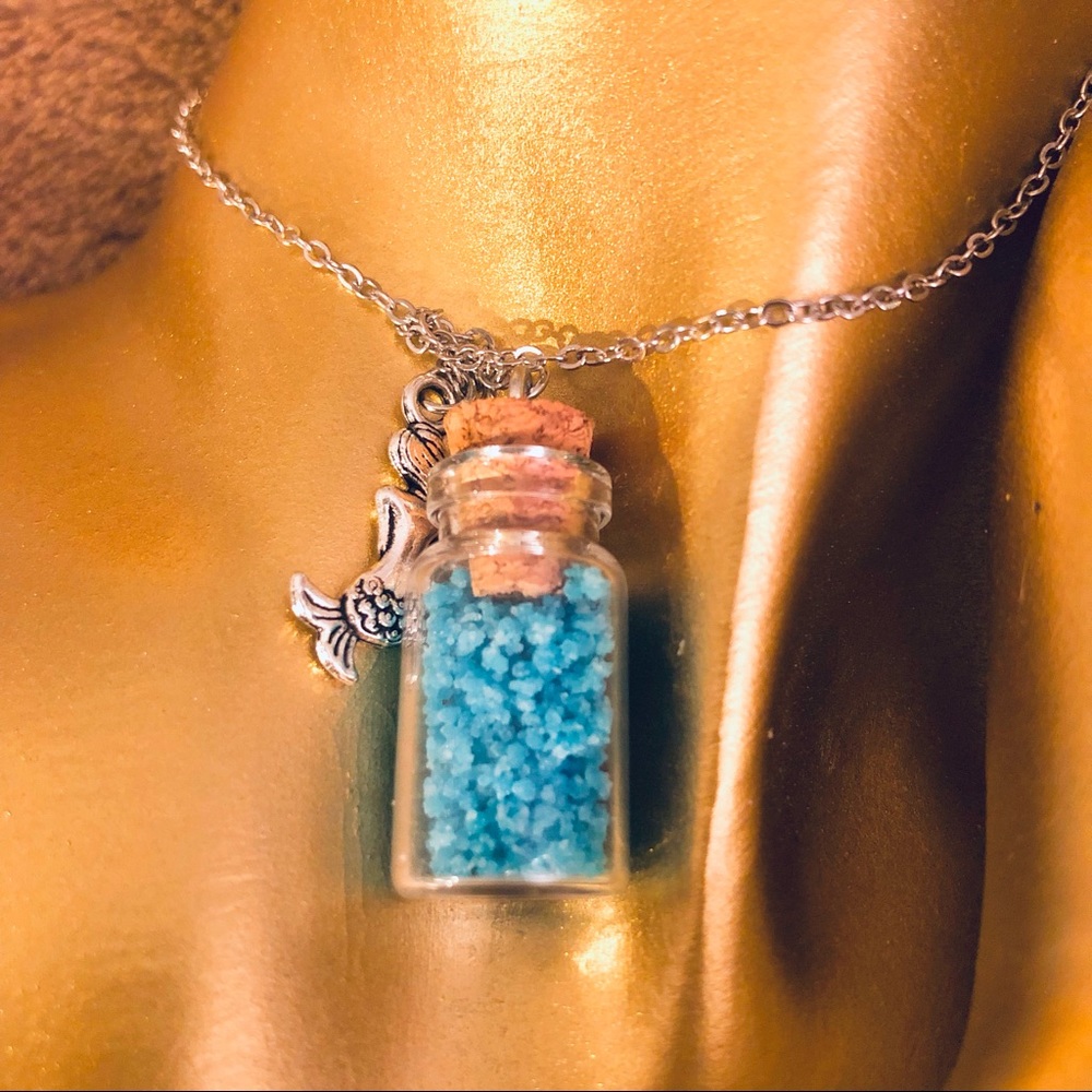 💎 3/$20 🆕 Glow in the dark Pendant Necklace